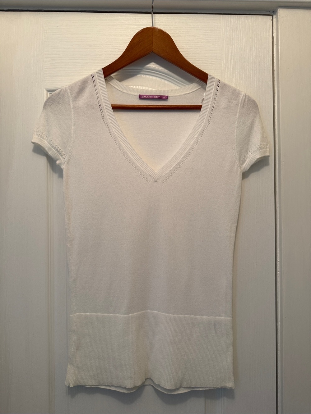 Smart Set White V-Neck Short Sleeve Knit Top